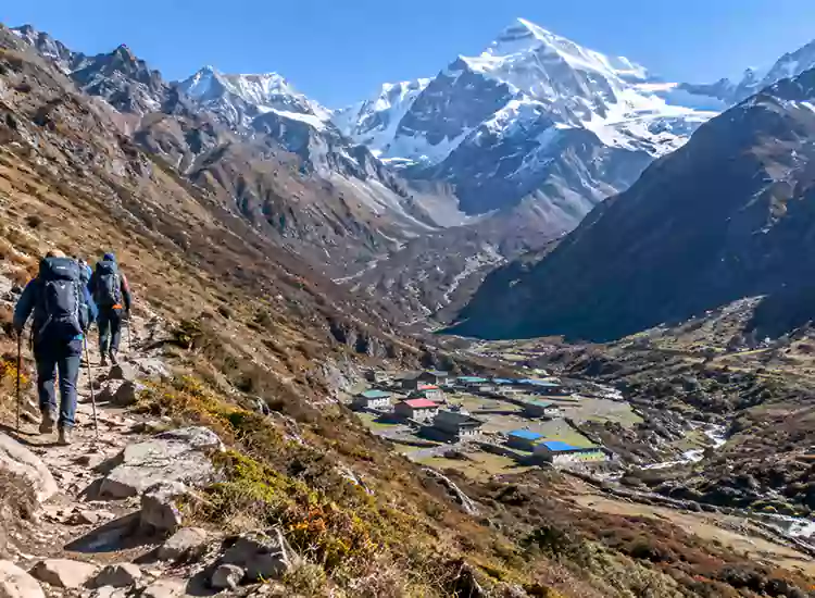 Langtang Kyanjin Ri Hiking: Route, Altitude, Difficulty & Views